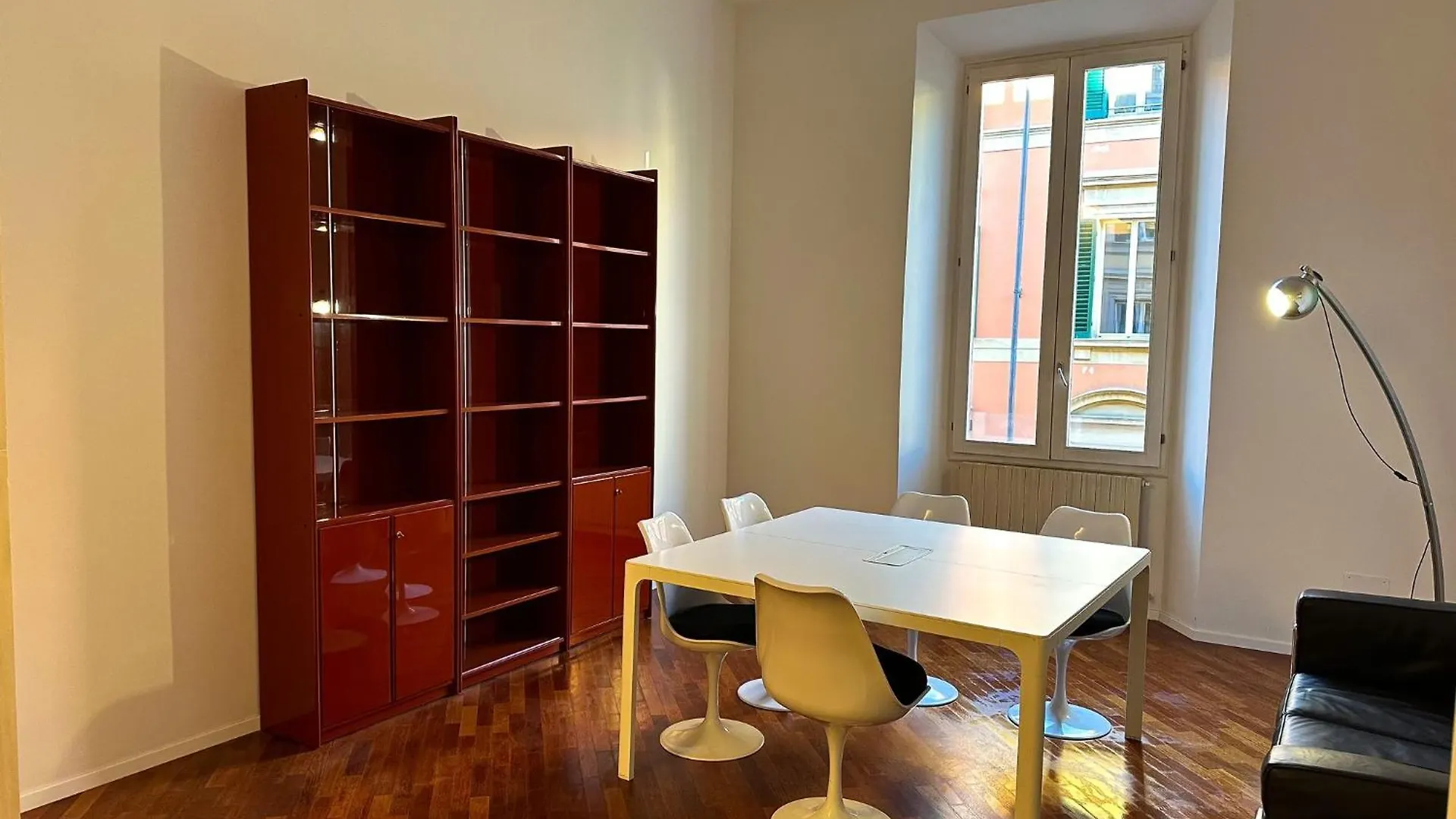 Whouse Large Suite Apartment Indipendenza Bolonia 0*,  Italia